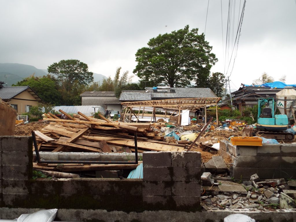 Post-disaster recovery and reconstruction of a house damaged by the 2016 Kumamoto earthquake